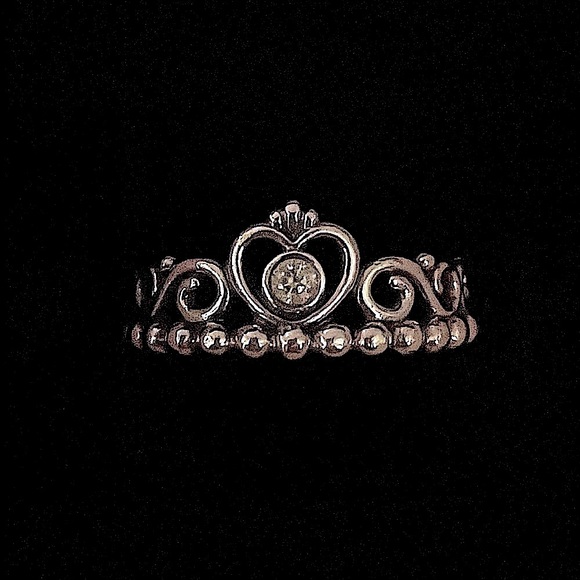 Pandora Princess Tiara Ring - Picture 4 of 9
